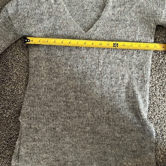 Babaton x ARITZIA V-neck Pullover Long Sleeve Sweater - Picture 8 of 11